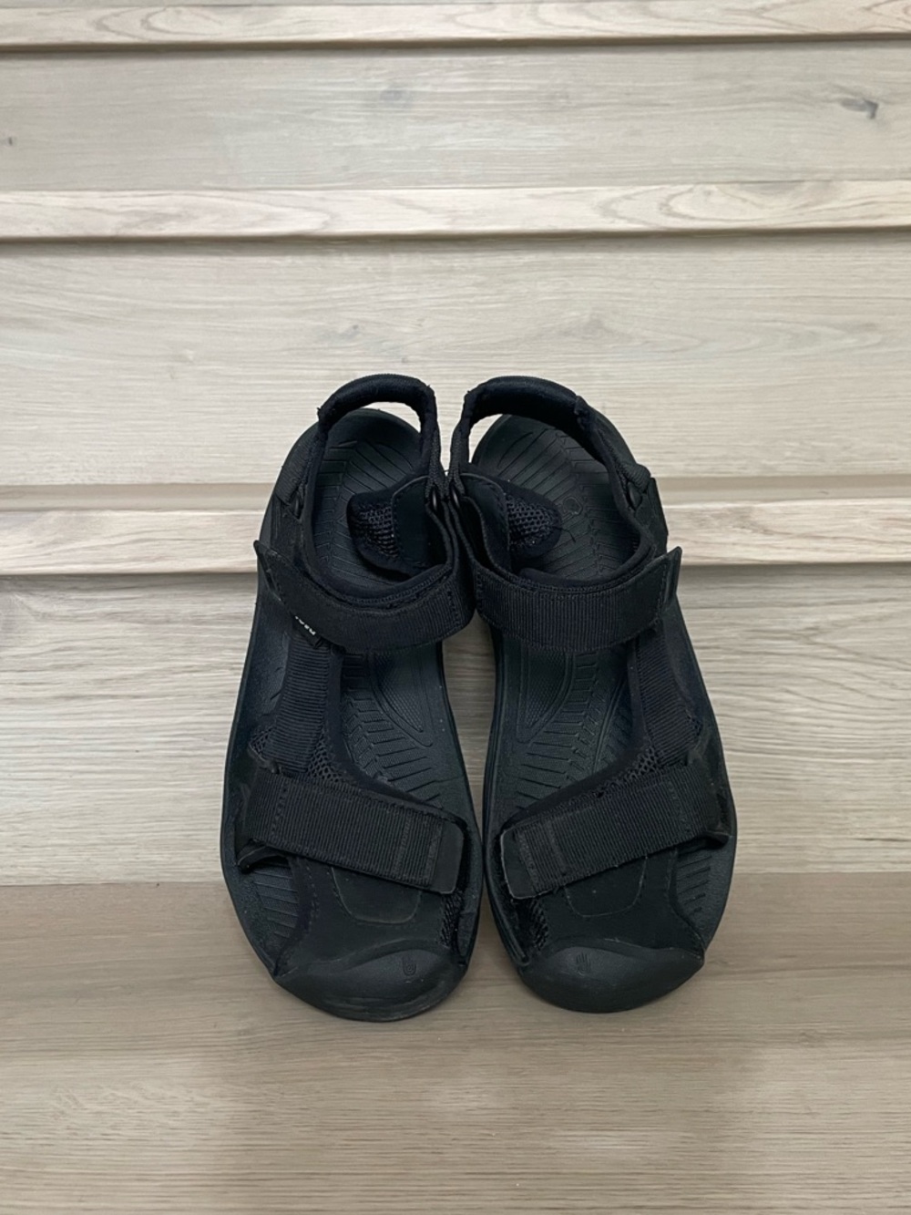 Teva Hurricane Toe Pro 2 Sandals Size 7 in Black - Picture 3 of 9